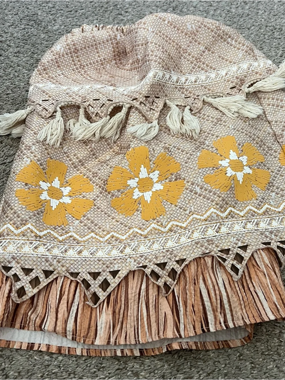 Disney Store Moana Beige Skirt with Mustard Floral Embroidery and Tassels Sz 5 - Picture 4 of 5